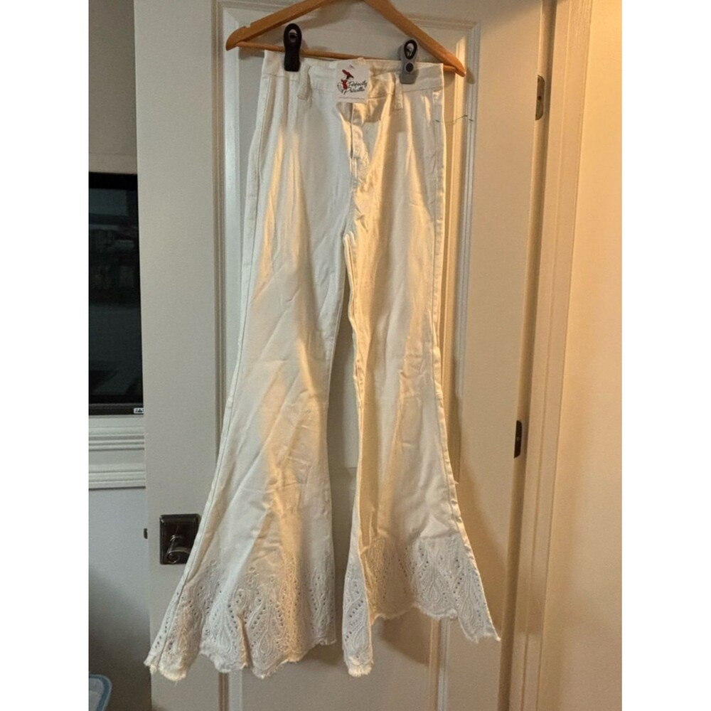 Perfectly Priscilla NWT Flare Jeans M